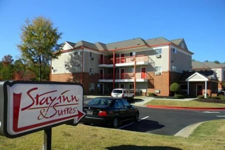 Hotel 6 of 24