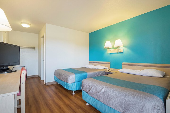 Room 27 of 36
