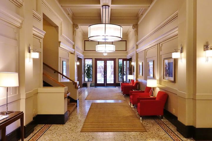 Hotel 2 of 32