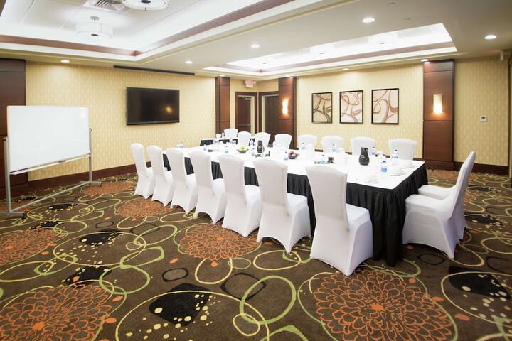 Embassy Suites by Hilton Fayetteville Fort Bragg