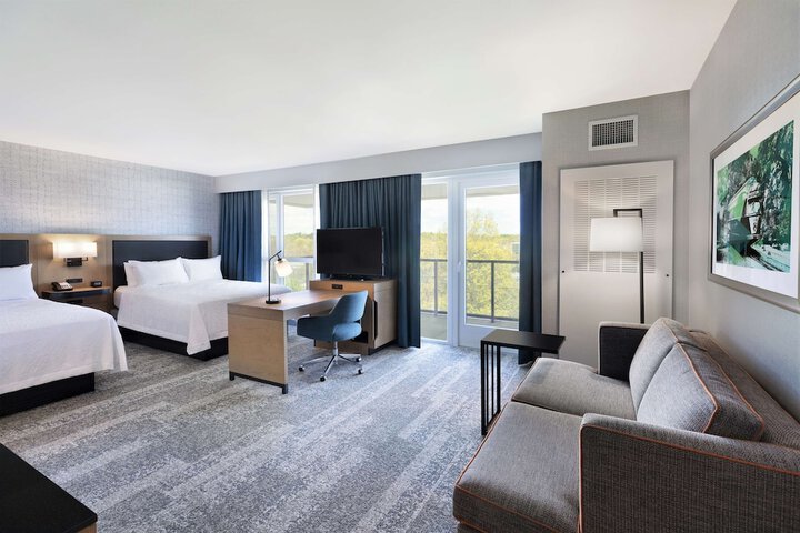 Room 11 of 36