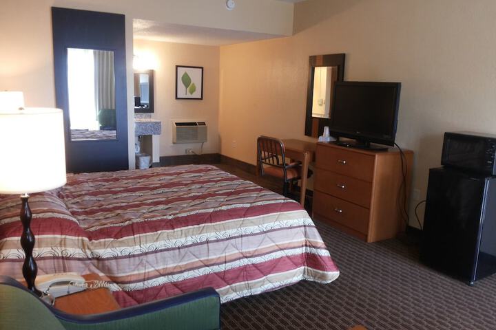 Room 11 of 38