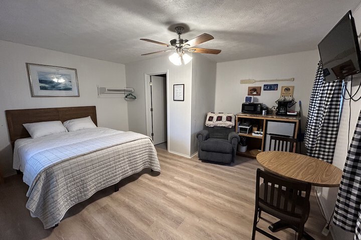 Room 103 of 111