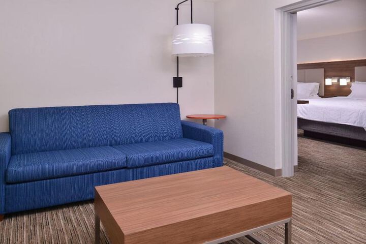 Room 35 of 60