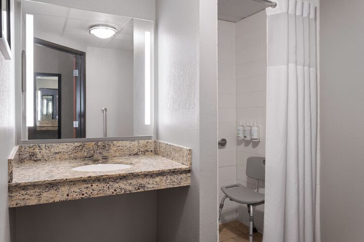 AmericInn by Wyndham Alexandria