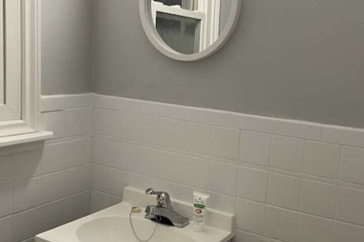 Room 10 of 18