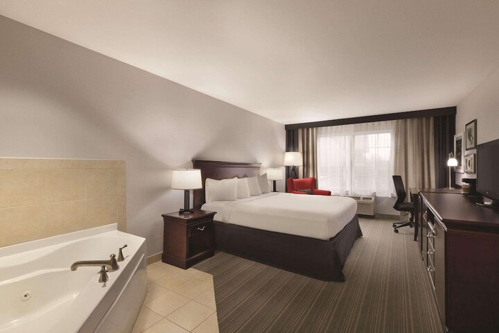 Room 7 of 26