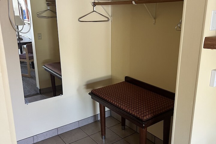 Room 145 of 443