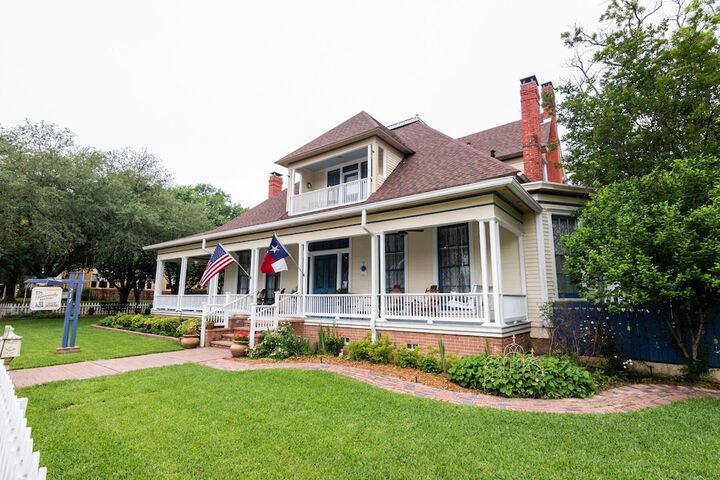 Kennedy Manor B & B