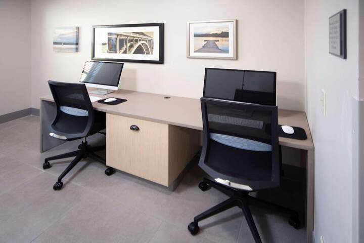 Business Center 42 of 46