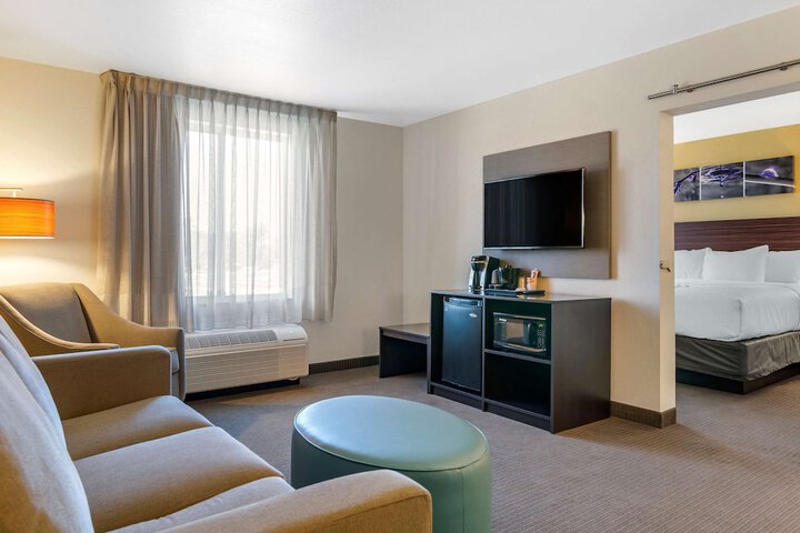 Room 17 of 36