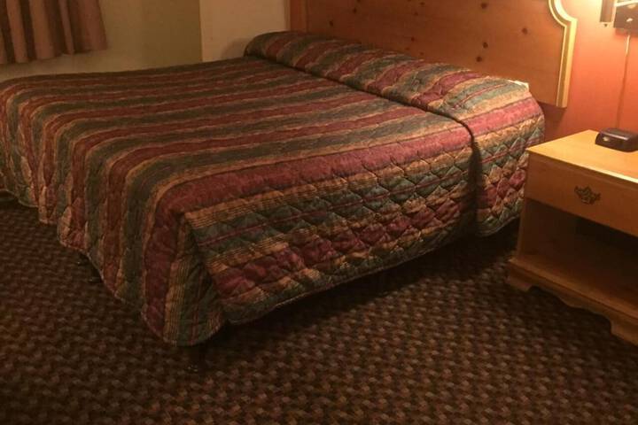 Room 17 of 27
