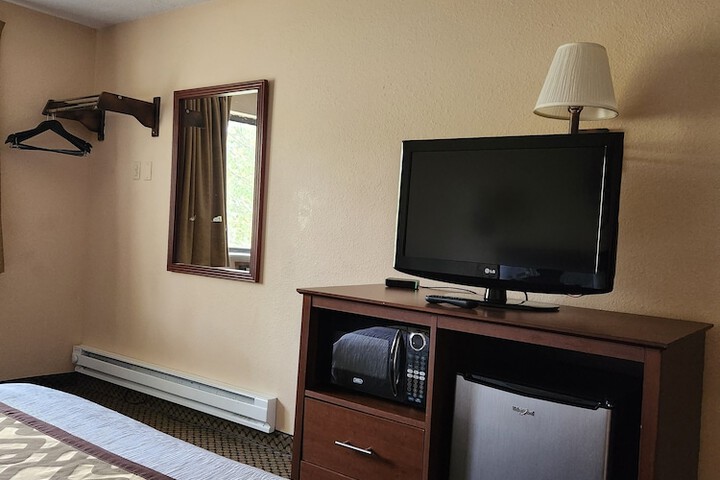 Luxury Inn & Suites