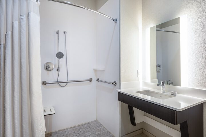 Holiday Inn Express Hotel & Suites BEAUMONT NW by IHG