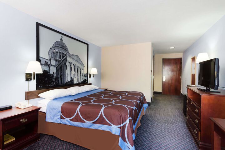 Room 12 of 16