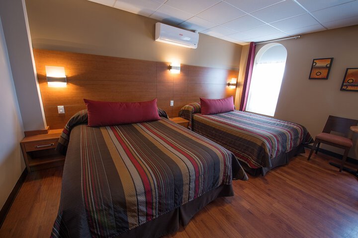 Room 10 of 32