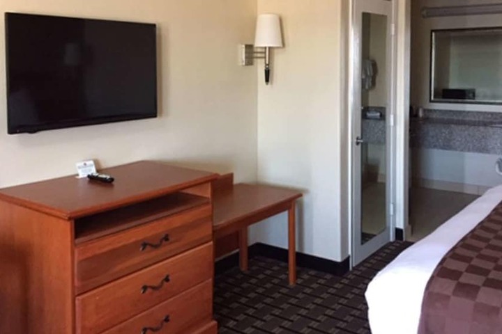 Room 21 of 33