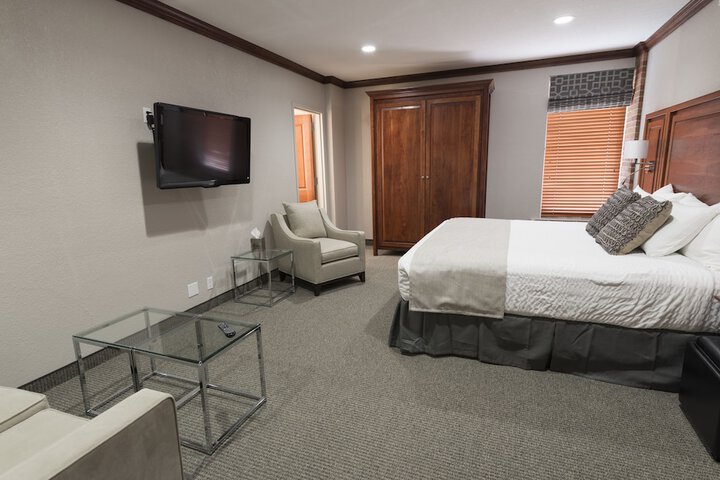 Room 25 of 43