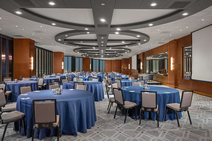 The Marquette Hotel Curio Collection by Hilton
