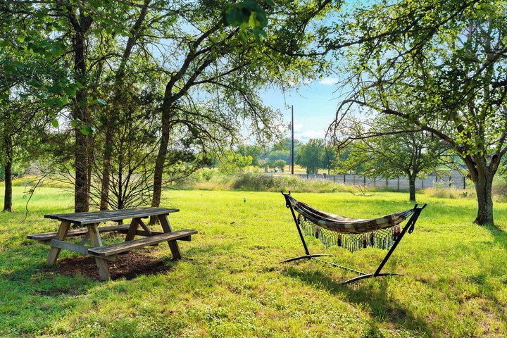 2br Texas Countryside Home w / Hot Tub!