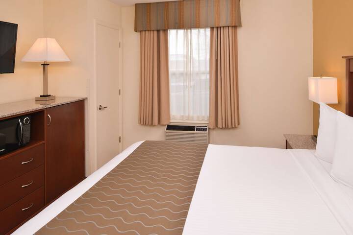 Room 8 of 40