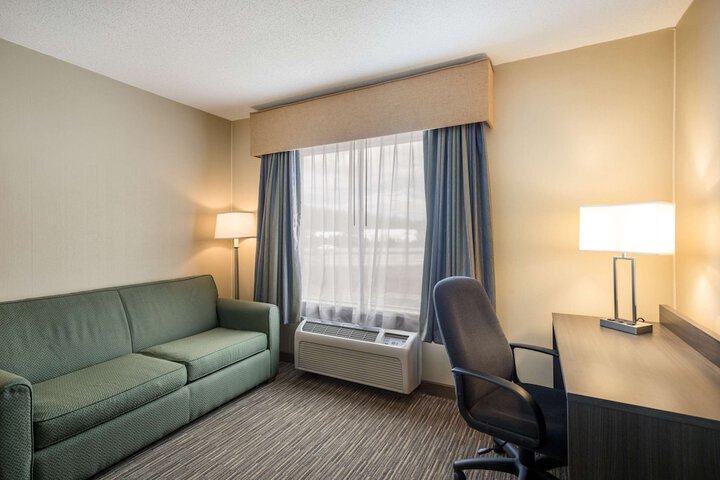 Room 21 of 32