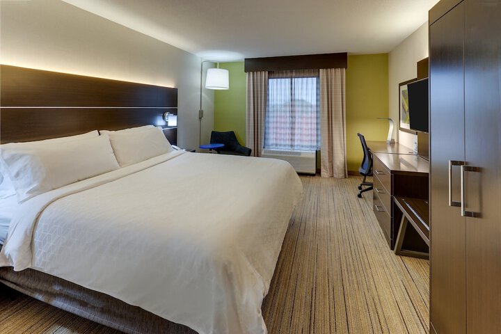 Room 32 of 67