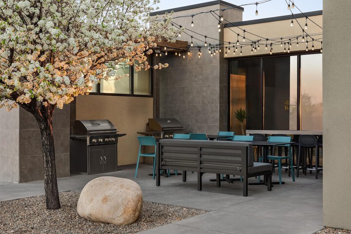 Home2 Suites by Hilton Farmington / Bloomfield