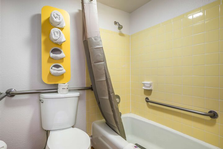 Room 18 of 27