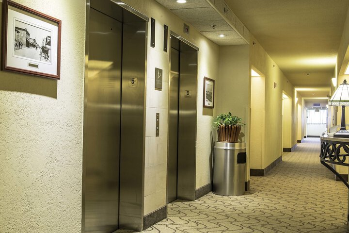 Ballroom/Hall 50 of 54