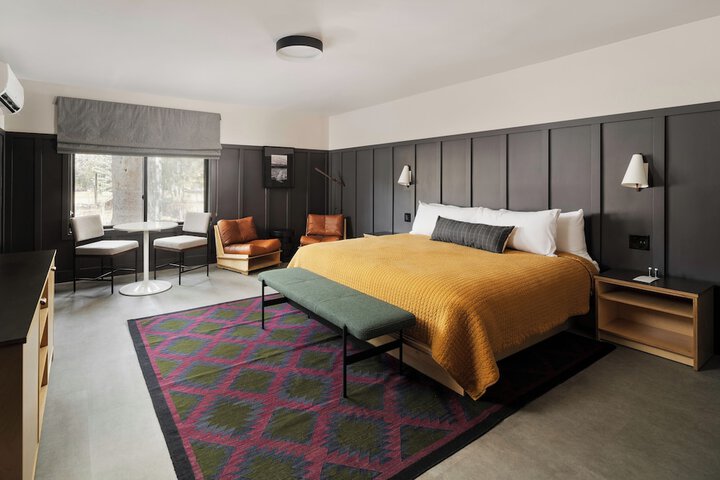 Room 76 of 119