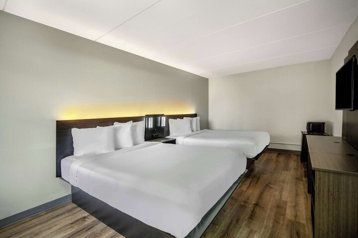 Room 13 of 25