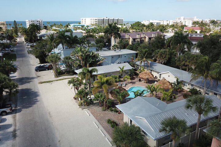 Twin Palms at Siesta