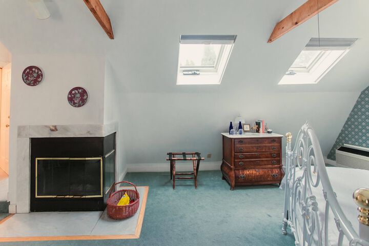 Room 35 of 87