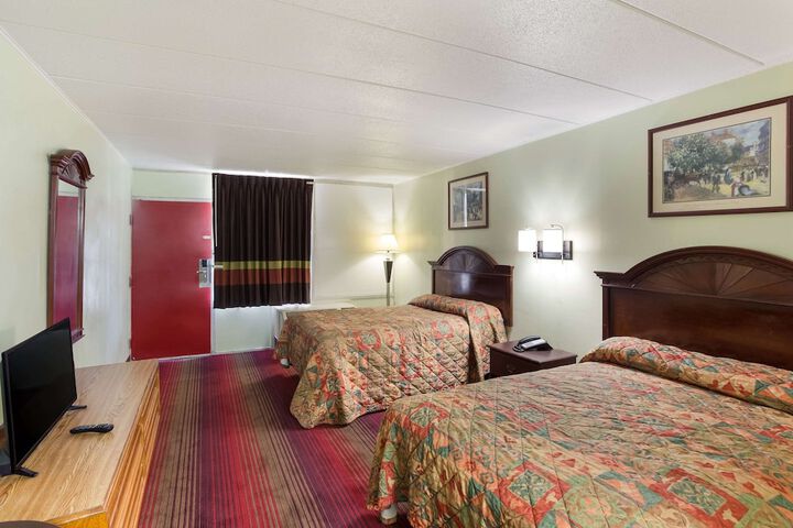 Room 32 of 43