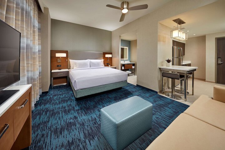 Room 32 of 50