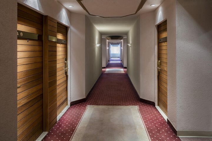 Ballroom/Hall 22 of 27