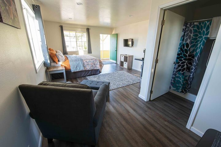 Pacific City Inn
