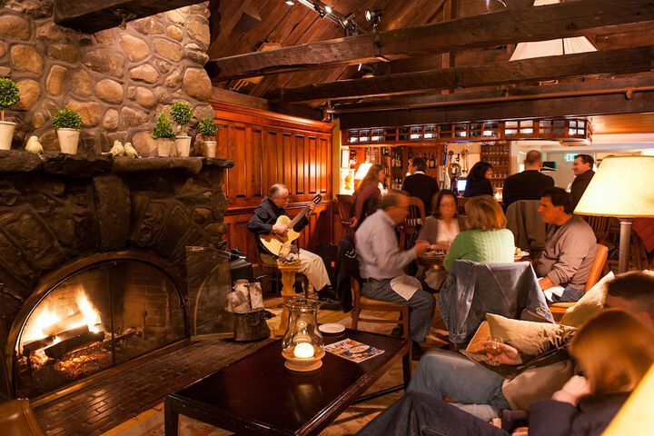 Lounge 48 of 70