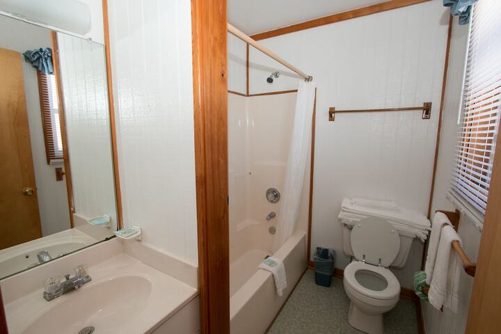 Room 164 of 199
