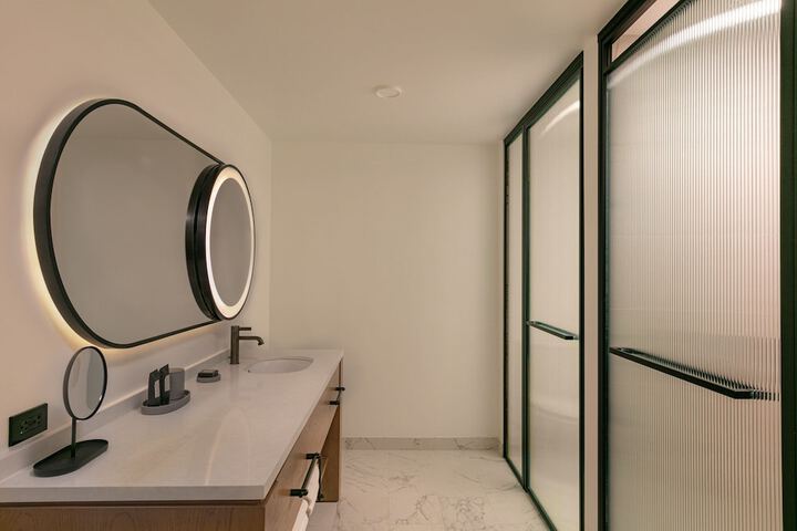 Room 46 of 124