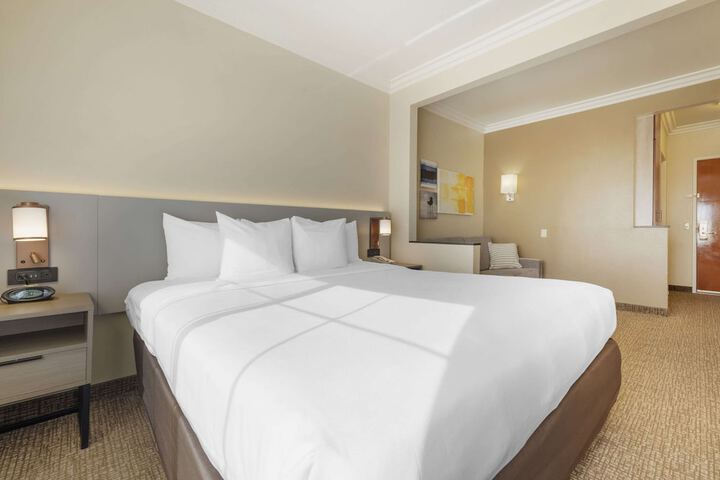Room 40 of 69