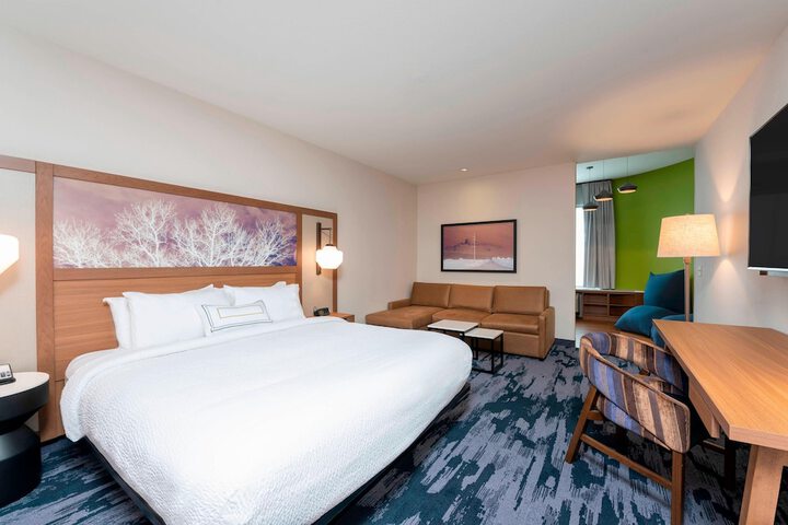 Fairfield Inn & Suites by Marriott Fair Oaks Farms