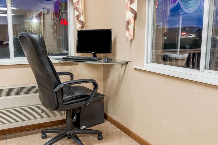 Business Center 15 of 15