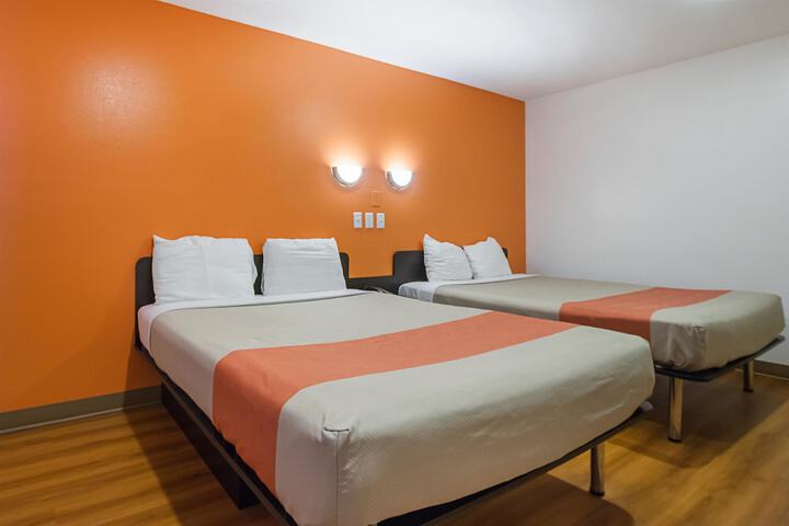Room 22 of 32