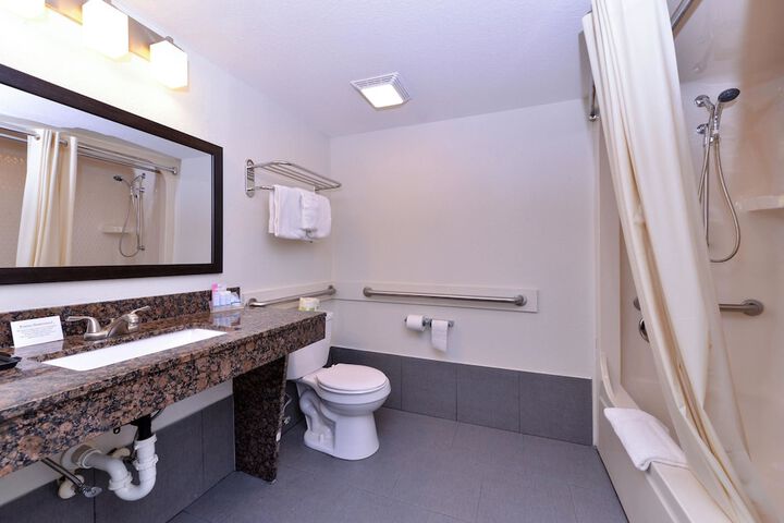 Room 8 of 21