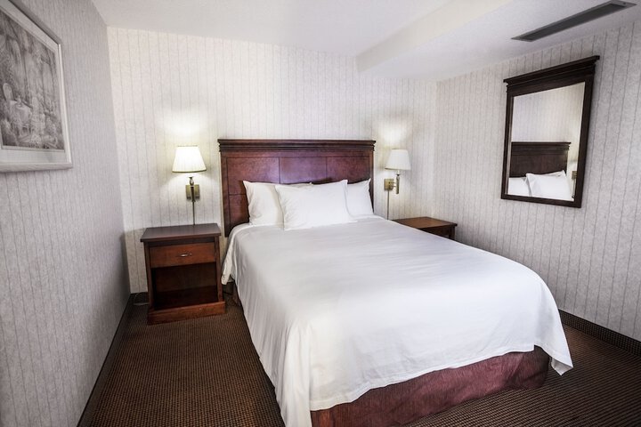 Room 14 of 19