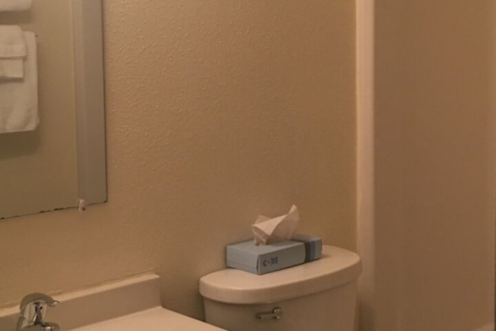 Room 17 of 24