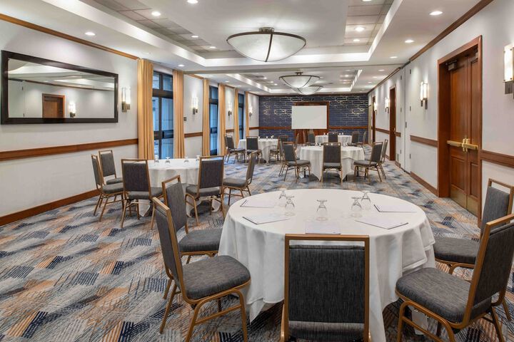 Ballroom/Hall 68 of 74