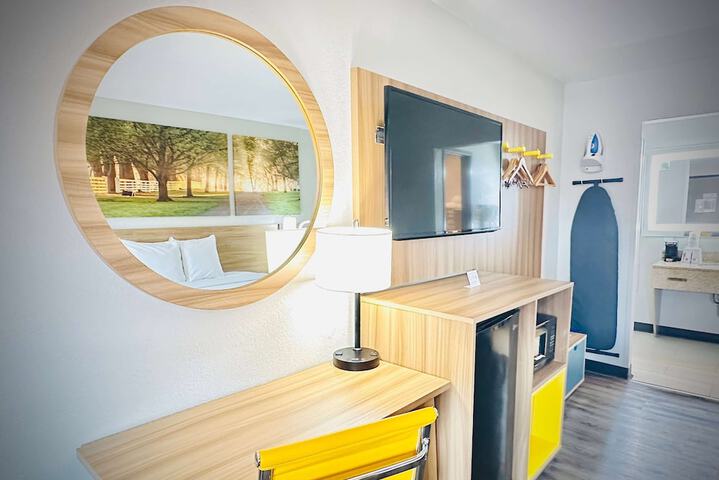 Room 16 of 34
